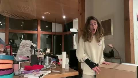 Snapshot of peacheekitty chatting on 10.24.25 Effyyyyy online show from 10.24.25