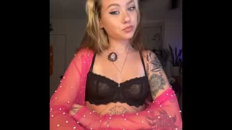 peachesncreampiezz online show from 07.10.26