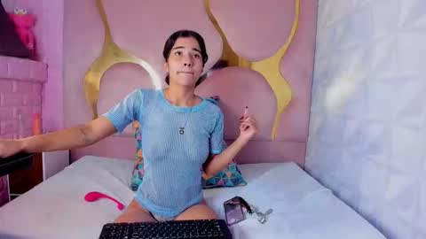 peachrougeh online show from 12.17.25