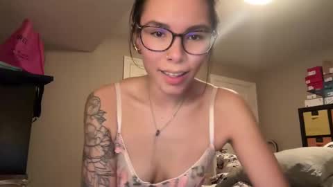 Snapshot of peachteases chatting on 04.25.26 peachteases online show from 04.25.26