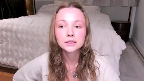 Snapshot of peachvibes chatting on 10.16.25 Lili online show from 10.16.25