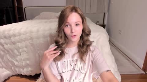 Snapshot of peachvibes chatting on 12.22.25 Lili online show from 12.22.25