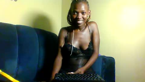 peachie online show from 10.04.25