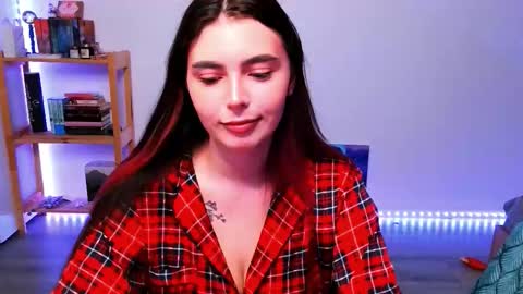 Snapshot of peachybabe__ chatting on 09.28.25 Peachy online show from 09.28.25