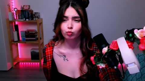 Snapshot of peachybabe__ chatting on 10.24.25 Peachy online show from 10.24.25