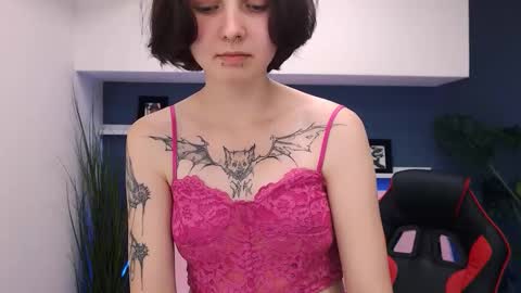 peachydreamm online show from 10.11.25