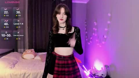 Snapshot of peachymaybe chatting on 10.22.25 Peachy not a bb baby love or something Please call me Peachy online show from 10.22.25