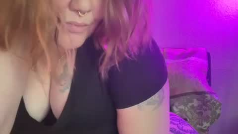 Peachy Nessa online show from 09.09.25