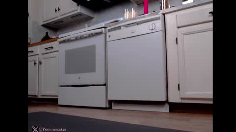 Snapshot of peachypeachgirl chatting on 01.16.25 peachypeachgirl online show from 01.16.25