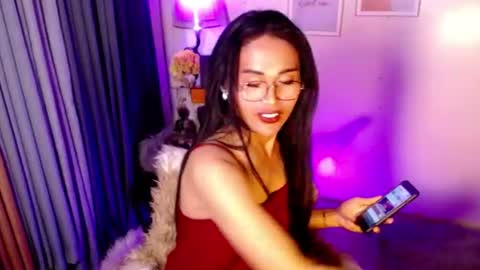 Snapshot of peakaboo_xx chatting on 06.25.26 Angel Creamdensada online show from 06.25.26