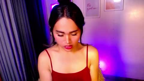 Snapshot of peakaboo_xx chatting on 06.26.26 Angel Creamdensada online show from 06.26.26