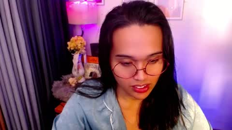 Snapshot of peakaboo_xx chatting on 07.23.26 Angel Creamdensada online show from 07.23.26