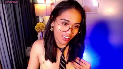 Snapshot of peakaboo_xx chatting on 07.24.26 Angel Creamdensada online show from 07.24.26