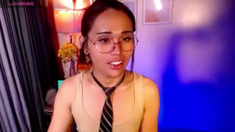 Snapshot of peakaboo_xx chatting on 07.27.26 Angel Creamdensada online show from 07.27.26