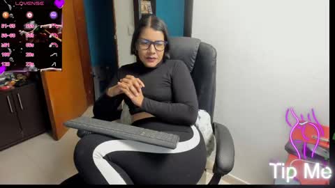 Tangerine Penaut online show from 04.10.26