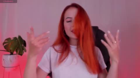 Snapshot of pear__moon chatting on 11.08.25 LILLY online show from 11.08.25