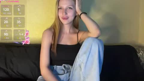 Snapshot of pearlinesilfies chatting on 06.27.26 Zlata online show from 06.27.26