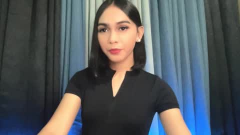 Snapshot of pearlmoore chatting on 11.06.25 Pearl online show from 11.06.25