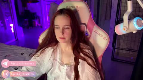 Snapshot of pearlprincess_ chatting on 02.10.25 Adelina online show from 02.10.25