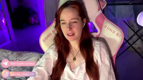Snapshot of pearlprincess_ chatting on 02.19.25 Adelina online show from 02.19.25
