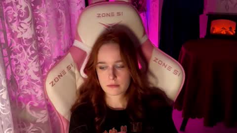 Snapshot of pearlprincess_ chatting on 10.10.25 Adelina online show from 10.10.25