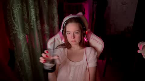 Snapshot of pearlprincess_ chatting on 05.05.26 Adelina online show from 05.05.26