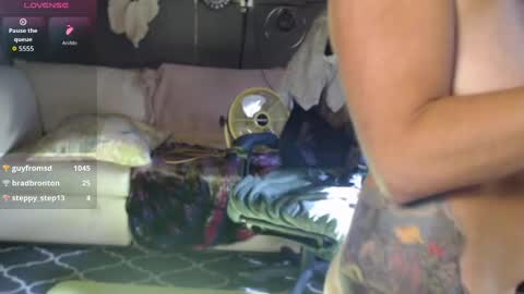 Snapshot of peekclimaxxx chatting on 10.01.25 NEXT CHILL SESH 1130 930pm -ish PEEK online show from 10.01.25