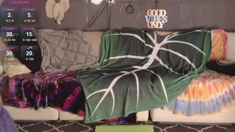 Snapshot of peekclimaxxx chatting on 11.03.25 NEXT CHILL SESH 1130 930pm -ish PEEK online show from 11.03.25