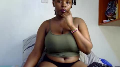 Snapshot of peekyshams chatting on 10.07.25 peekyshams online show from 10.07.25