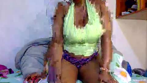 Snapshot of peekyshams chatting on 10.09.25 peekyshams online show from 10.09.25