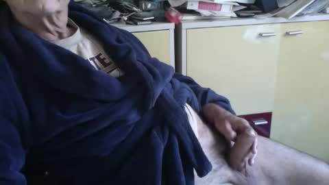 Snapshot of pegaso1000 chatting on 09.30.25 pegaso1000 online show from 09.30.25