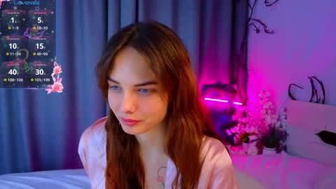 Snapshot of peggyhodges chatting on 10.21.25 LisaDrako online show from 10.21.25