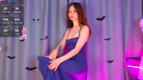 Snapshot of peggyhodges chatting on 10.25.25 LisaDrako online show from 10.25.25