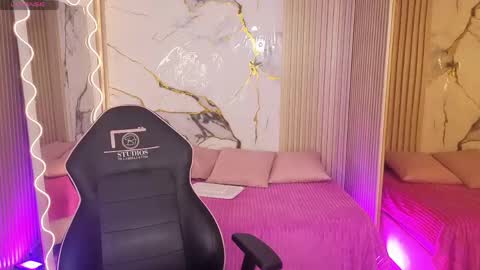 penelope online show from 04.15.26