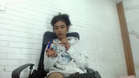 Snapshot of penelopee_rouse chatting on 11.04.25 Penelopee Rouse online show from 11.04.25