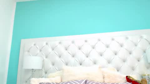 Penelope Laurent online show from 01.11.26