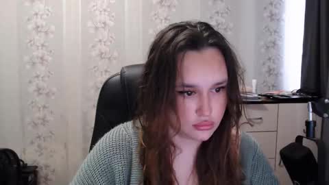  Mia  online show from 09.12.25