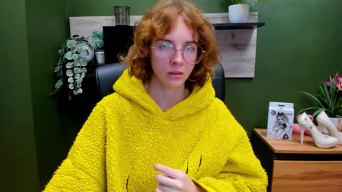 Snapshot of penny_lust chatting on 10.17.25 Penny online show from 10.17.25