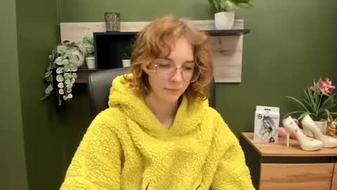 Snapshot of penny_lust chatting on 10.21.25 Penny online show from 10.21.25