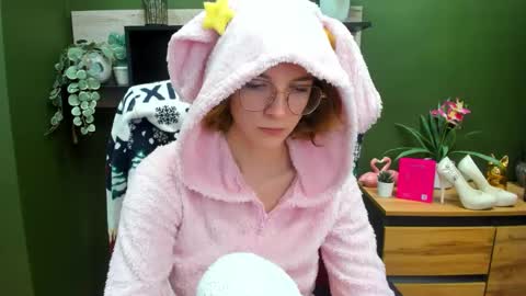 Snapshot of penny_lust chatting on 10.30.25 Penny online show from 10.30.25