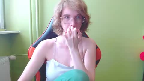 Snapshot of penny_lust chatting on 04.28.26 Penny online show from 04.28.26