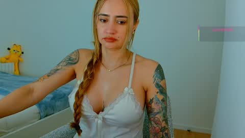 Hi Im Penelope  better vibrations  1111 online show from 06.02.26