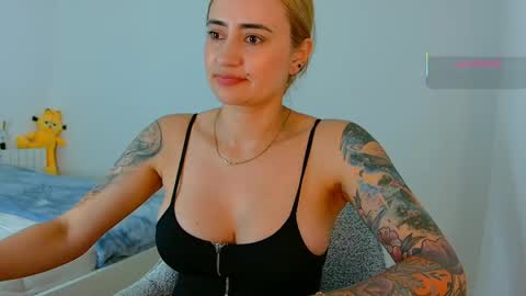 Hi Im Penelope  better vibrations  1111 online show from 06.02.26