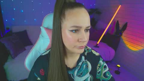 Snapshot of pepper_cat chatting on 10.13.25 Dia online show from 10.13.25