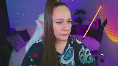 Snapshot of pepper_cat chatting on 10.17.25 Dia online show from 10.17.25