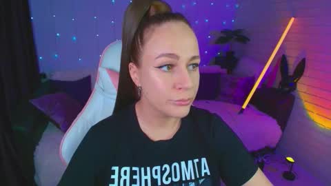 Snapshot of pepper_cat chatting on 10.24.25 Dia online show from 10.24.25