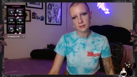Pepper Dagger online show from 09.17.25