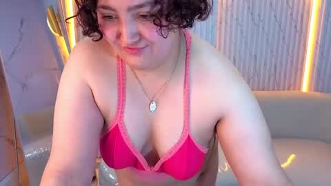 Penelope  online show from 09.22.25