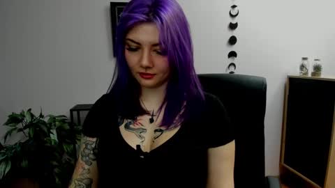 Snapshot of perfect_gabbie chatting on 12.15.24 Gabbie online show from 12.15.24