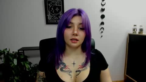 Snapshot of perfect_gabbie chatting on 12.18.24 Gabbie online show from 12.18.24